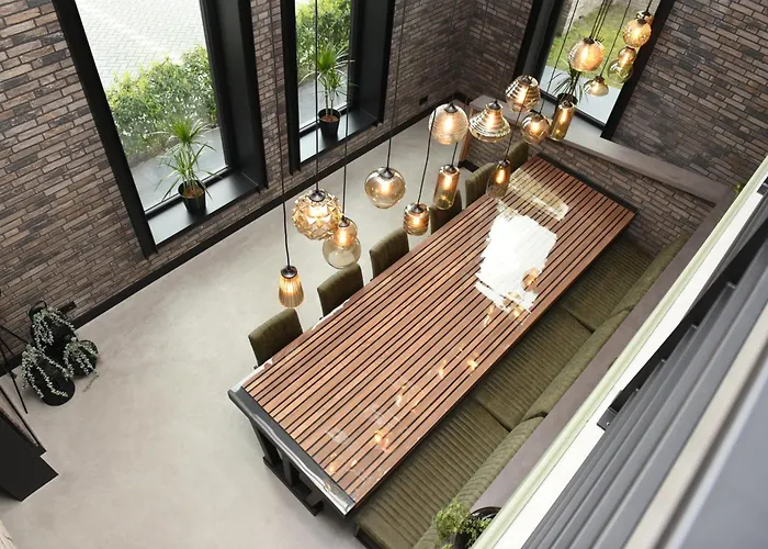 Villa Met 13 Slaap *