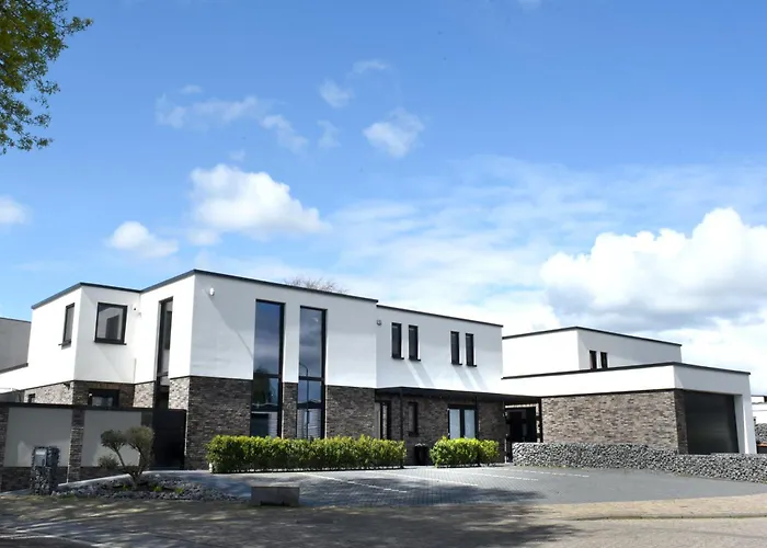 Met 13 Slaap Villa *