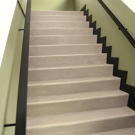 Met 13 Slaap * Alphen (North Brabant)