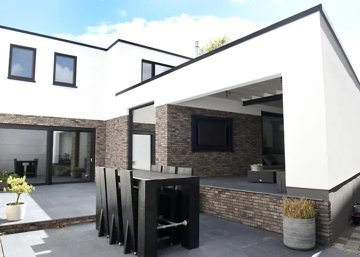 Met 13 Slaap Villa *